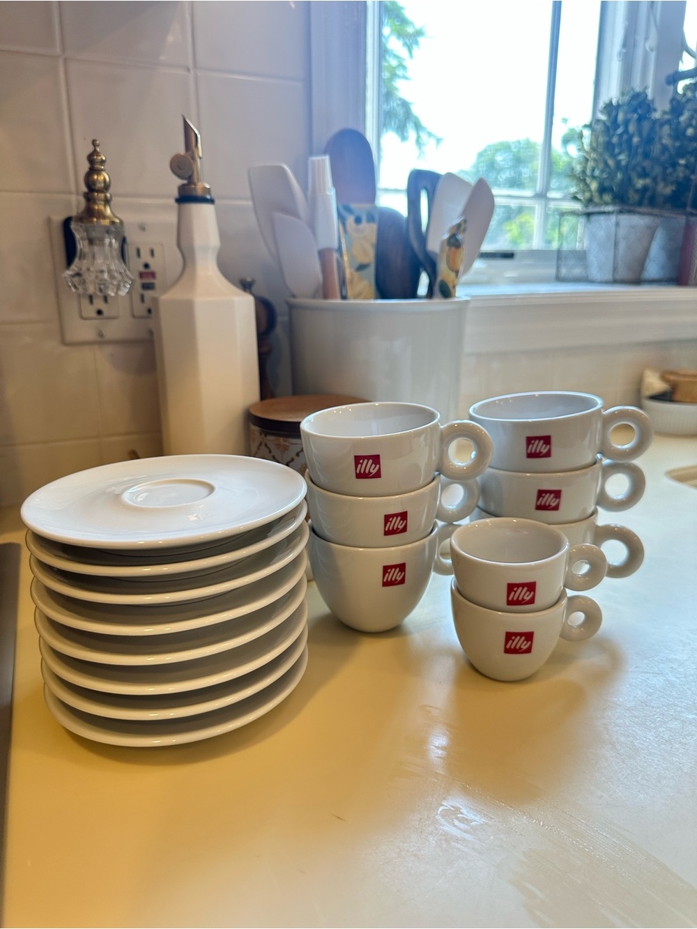 ILLY Classic White Porcelain Espresso and Cappuccino Cups Bundle - Picture 2 of 8